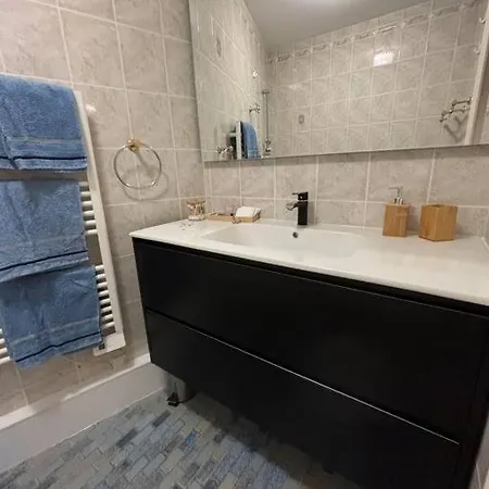 Apartment Bord De La *